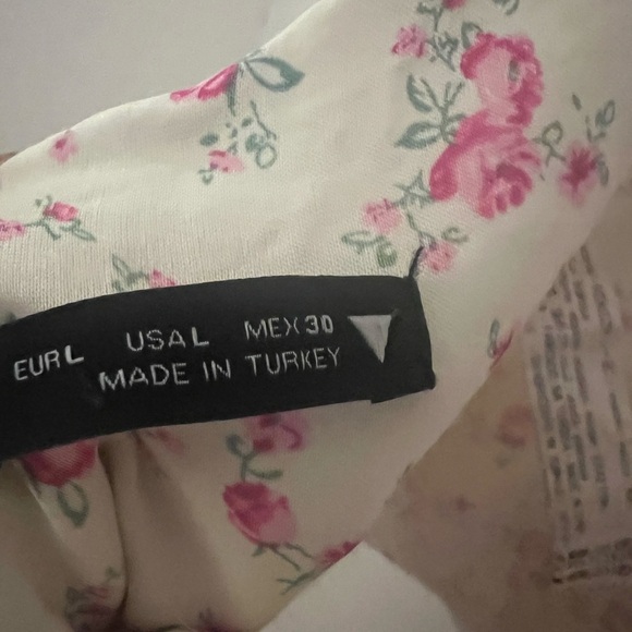 ZARA CREAM FLORAL TIE HALTER NECK SATIN EFFECT CROP TOP SIZE LARGE - Picture 11 of 11